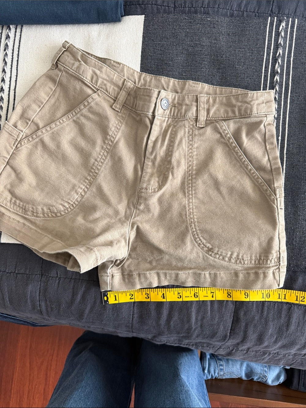 Patagonia Women’s Stand Up shorts 3” - Tan - Picture 13 of 15